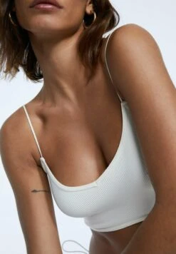 Stradivarius SEAMLESS - Top - Stone -Stradivarius Deutschland Verkaufs-Shop 011ebb44093249d386eae792cacf0d61