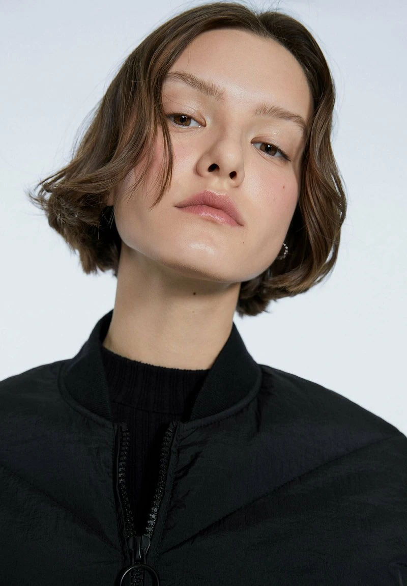 Stradivarius MIT STEPPMUSTER - Bomberjacke - Metallic Black 3 Stradivarius MIT STEPPMUSTER - Bomberjacke - Metallic Black – Bild 3