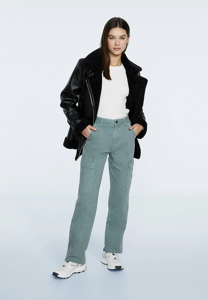 Stradivarius STRAIGHT-FIT - Cargohose - Khaki 2 Stradivarius STRAIGHT-FIT - Cargohose - Khaki – Bild 2