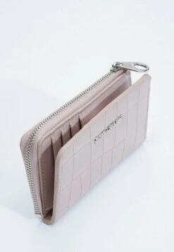 Stradivarius KARTENTASCHE MIT KROKOPRÄGUNG - Geldbörse - Light Pink 9 Stradivarius KARTENTASCHE MIT KROKOPRÄGUNG - Geldbörse - Light Pink -Stradivarius Deutschland Verkaufs-Shop 04003958b16a48d4b67ddb85d98be014