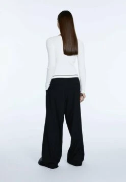 Stradivarius MIT UMGESCHLAGENEM BUND - Stoffhose - Black 8 Stradivarius MIT UMGESCHLAGENEM BUND - Stoffhose - Black -Stradivarius Deutschland Verkaufs-Shop 0694ea675cc14f649a8c0c129b574bc0