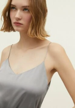 Stradivarius WITH THIN STRAPS - Top - Grey 9 Stradivarius WITH THIN STRAPS - Top - Grey -Stradivarius Deutschland Verkaufs-Shop 070cadf36cd24707b8d57da4dc9b81a1
