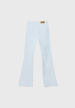Stradivarius Jeans Bootcut - White 11 Stradivarius Jeans Bootcut - White -Stradivarius Deutschland Verkaufs-Shop 077b947421a74a9cb7aef3fb5448be6e