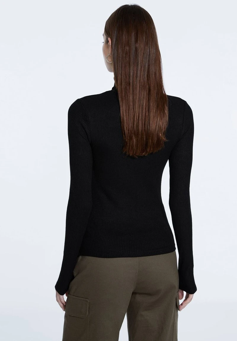 Stradivarius MIT ROLLKRAGEN - Strickpullover - Black 3 Stradivarius MIT ROLLKRAGEN - Strickpullover - Black – Bild 3