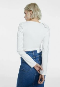 Stradivarius ASYMMETRIC RUFFLED - Bluse - White 8 Stradivarius ASYMMETRIC RUFFLED - Bluse - White -Stradivarius Deutschland Verkaufs-Shop 08e4bbe19d8846e9b1666c5cace8e59f