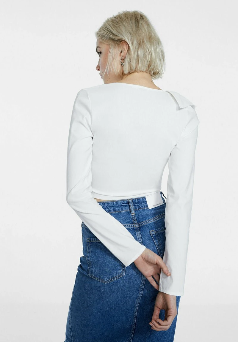 Stradivarius ASYMMETRIC RUFFLED - Bluse - White 3 Stradivarius ASYMMETRIC RUFFLED - Bluse - White – Bild 3