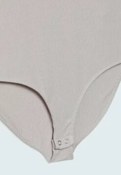 Stradivarius MIT ROLLKRAGEN - Top - Stone 11 Stradivarius MIT ROLLKRAGEN - Top - Stone -Stradivarius Deutschland Verkaufs-Shop 0aaf039fd68b4f3b8d0f755c65a4a9dd