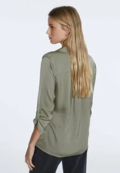 Stradivarius MIT REVERSKRAGEN - Bluse - Mottled Green -Stradivarius Deutschland Verkaufs-Shop 0cce8fe2a5164e85a39e68d3003256b7