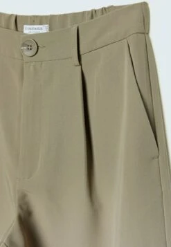 Stradivarius LONG - Stoffhose - Khaki 11 Stradivarius LONG - Stoffhose - Khaki -Stradivarius Deutschland Verkaufs-Shop 0d9d80fa6a4647a198879016fef42fcd