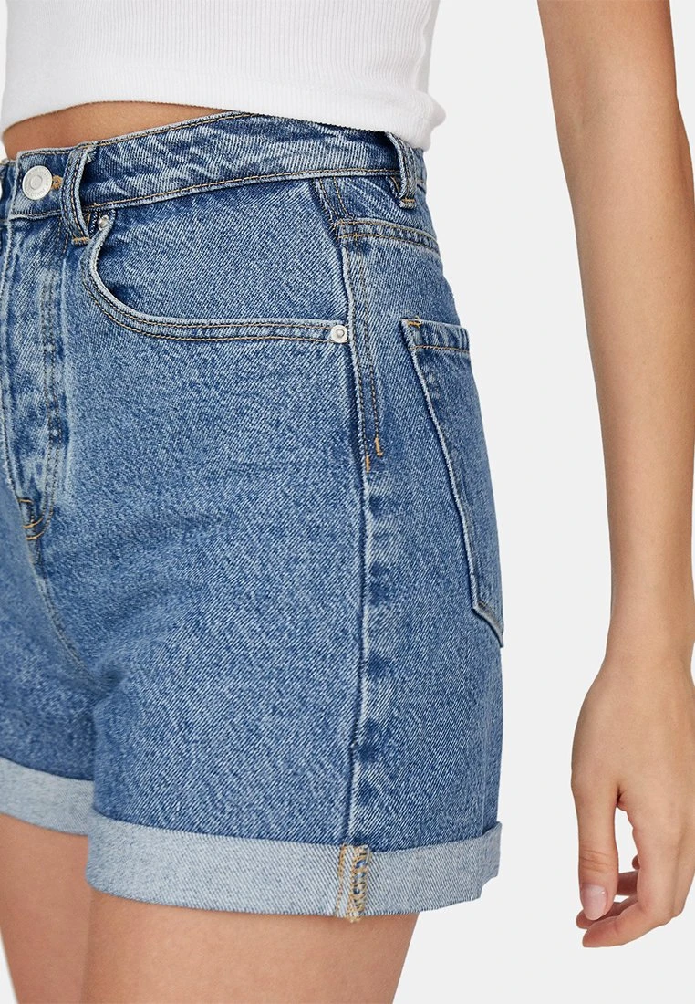 Stradivarius MOM-FIT - Jeans Shorts - Blue Denim 5 Stradivarius MOM-FIT - Jeans Shorts - Blue Denim – Bild 5