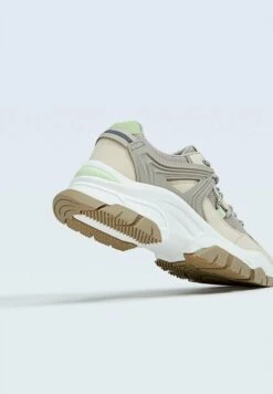 Stradivarius MULTI-PIECE - Sneaker Low - Multi-coloured -Stradivarius Deutschland Verkaufs-Shop 10d4855dc1c04bae81df1caca2a04983