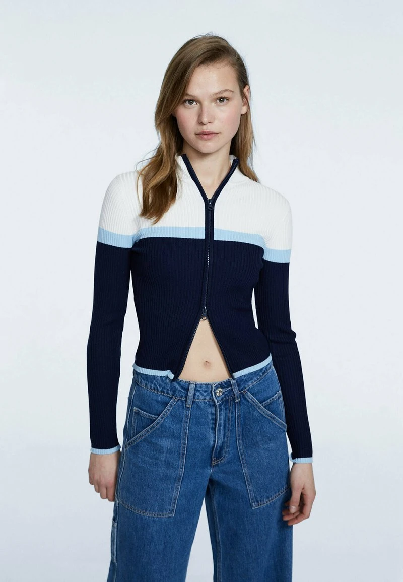 Stradivarius Strickjacke - Light Blue 1 Stradivarius Strickjacke - Light Blue