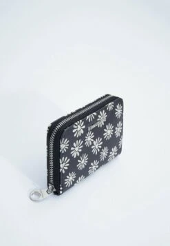 Stradivarius MIT PRINT - Geldbörse - Black -Stradivarius Deutschland Verkaufs-Shop 129463a8f3c64347be9724a4a3c4f98f