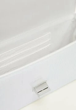 Stradivarius RIGID MOCK CROC - Umhängetasche - White -Stradivarius Deutschland Verkaufs-Shop 171fe011ebcb4338a65890070f3bda31