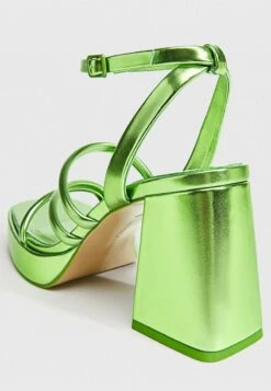 Stradivarius WITH METALLIC STRAPS - Plateausandalette - Green 10 Stradivarius WITH METALLIC STRAPS - Plateausandalette - Green -Stradivarius Deutschland Verkaufs-Shop 186b11ec2a004797bc8449707d27f626