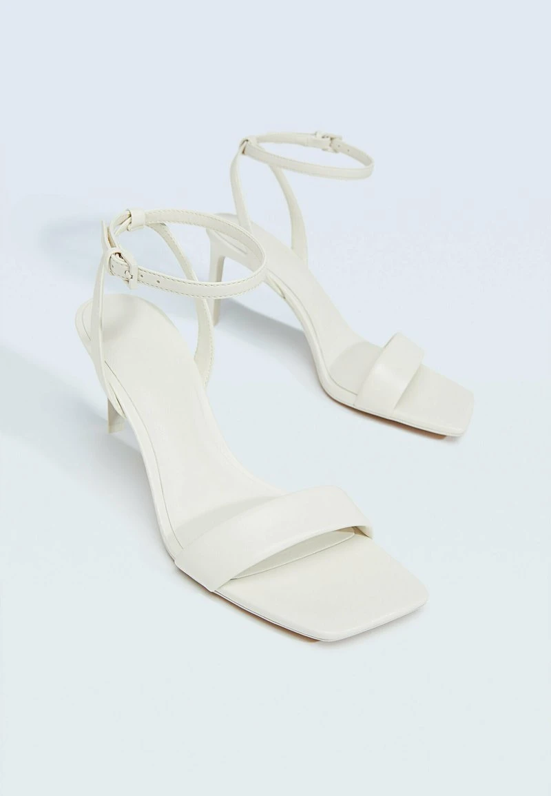 Stradivarius MIT GESTEPPTEN RIEMCHEN - Brautschuh - Offwhite 5 Stradivarius MIT GESTEPPTEN RIEMCHEN - Brautschuh - Offwhite – Bild 5