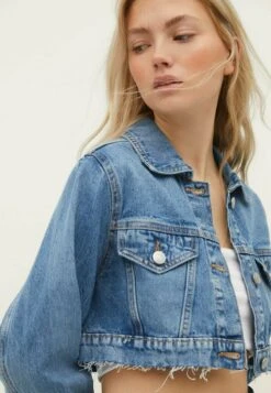 Stradivarius SUPER CROPPED - Jeansjacke - Light Blue 9 Stradivarius SUPER CROPPED - Jeansjacke - Light Blue -Stradivarius Deutschland Verkaufs-Shop 1a4b0ed1cb494b14b7d9f5935e7d924f