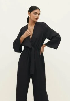 Stradivarius TEXTURED - Jumpsuit - Black 9 Stradivarius TEXTURED - Jumpsuit - Black -Stradivarius Deutschland Verkaufs-Shop 1a671332500d47258f10e164a796387e