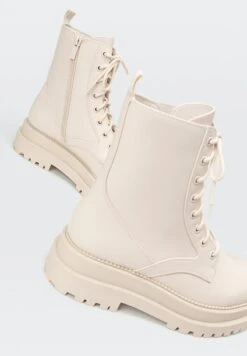 Stradivarius Plateaustiefelette - Off White -Stradivarius Deutschland Verkaufs-Shop 1afb063b02404111911c79d8f932b36a
