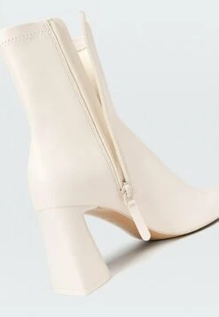 Stradivarius Stiefelette - Off White 9 Stradivarius Stiefelette - Off White -Stradivarius Deutschland Verkaufs-Shop 1bd4abbd27be4204b20179cd46956a75