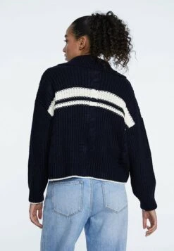 Stradivarius MIT ZOPFMUSTER UND REISSVERSCHLUSS - Strickjacke - Dark Blue -Stradivarius Deutschland Verkaufs-Shop 1d85261dda1b4d56b5cfe626173f1ae1