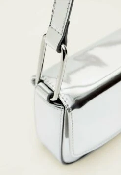 Stradivarius MINI MIRRORED - Handtasche - Metallic Grey 10 Stradivarius MINI MIRRORED - Handtasche - Metallic Grey -Stradivarius Deutschland Verkaufs-Shop 1e68176538454b2eabf210a0f4008c91