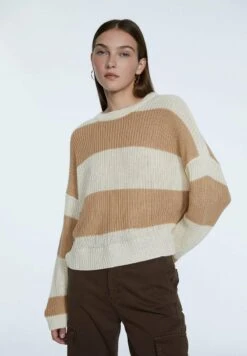 Stradivarius MIT STREIFEN - Strickpullover - Beige