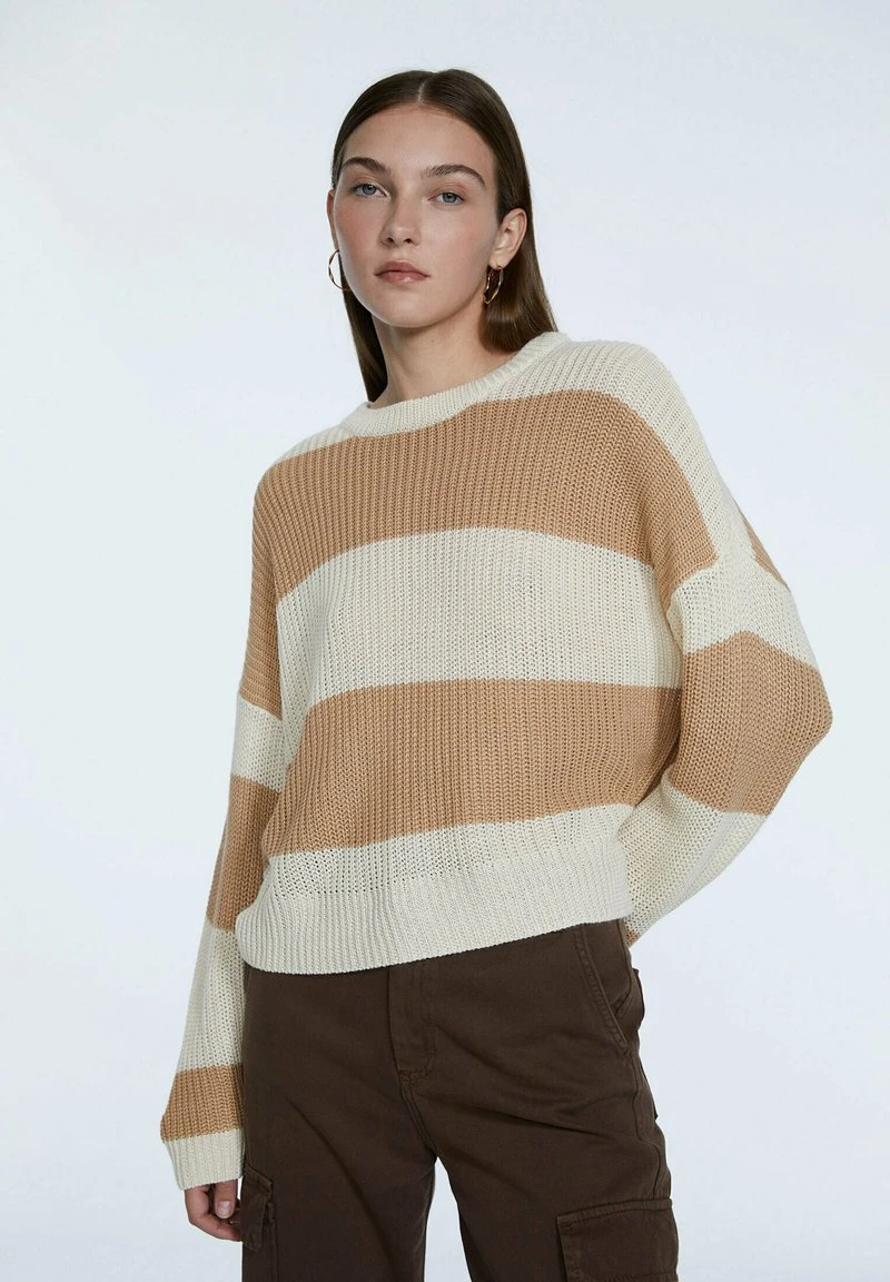 Stradivarius MIT STREIFEN - Strickpullover - Beige 1 Stradivarius MIT STREIFEN - Strickpullover - Beige