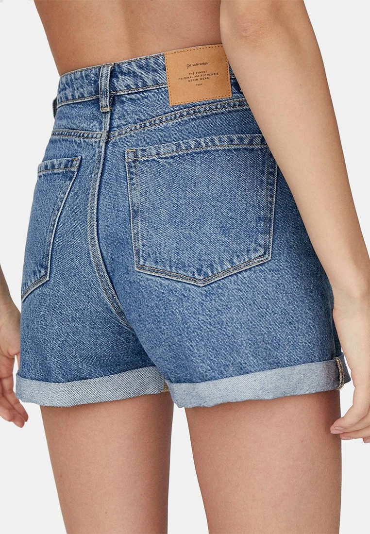 Stradivarius MOM-FIT - Jeans Shorts - Blue Denim 4 Stradivarius MOM-FIT - Jeans Shorts - Blue Denim – Bild 4