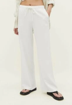 Stradivarius LONG FLOWING RUSTIC - Stoffhose - Off White