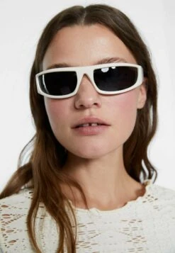 Stradivarius SPORTLICHE - Sonnenbrille - Off White