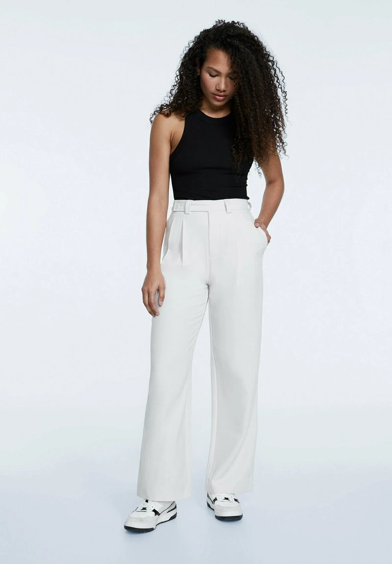 Stradivarius Stoffhose - Off White 2 Stradivarius Stoffhose - Off White – Bild 2