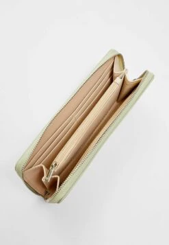 Stradivarius TEXTURED - Geldbörse - Green 8 Stradivarius TEXTURED - Geldbörse - Green -Stradivarius Deutschland Verkaufs-Shop 274cccc0c9714628b4d4596c2e009d61