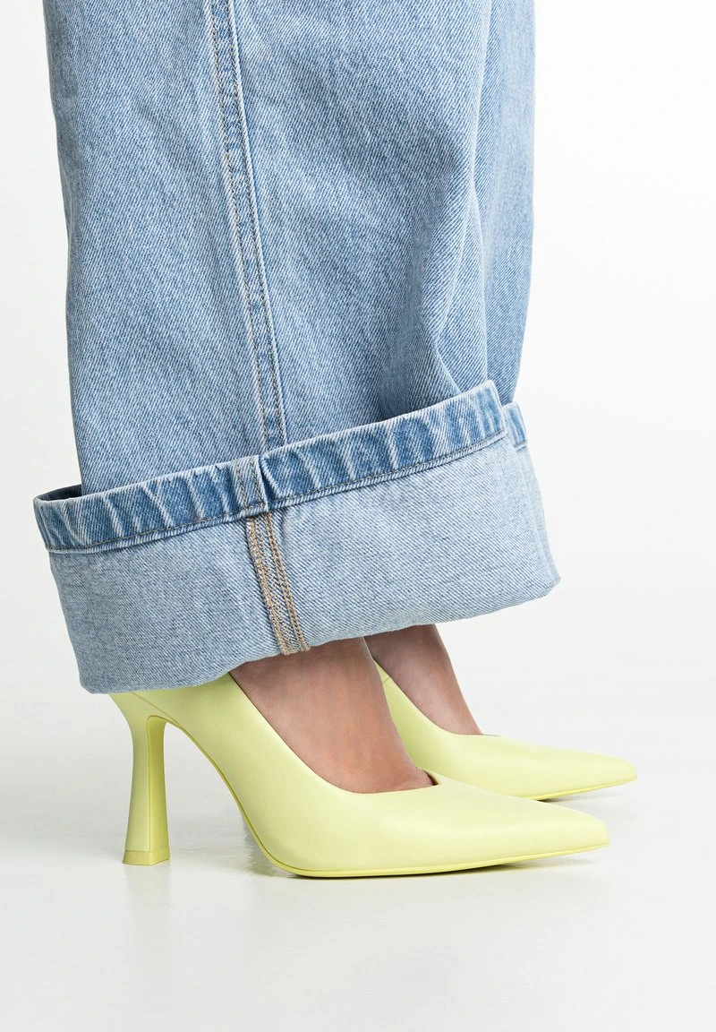 Stradivarius High Heel Pumps - Light Yellow 1 Stradivarius High Heel Pumps - Light Yellow