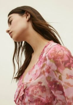 Stradivarius WITH RUFFLES - Bluse - Pink 9 Stradivarius WITH RUFFLES - Bluse - Pink -Stradivarius Deutschland Verkaufs-Shop 2a57fc71978848839b6d34c47b01ffae