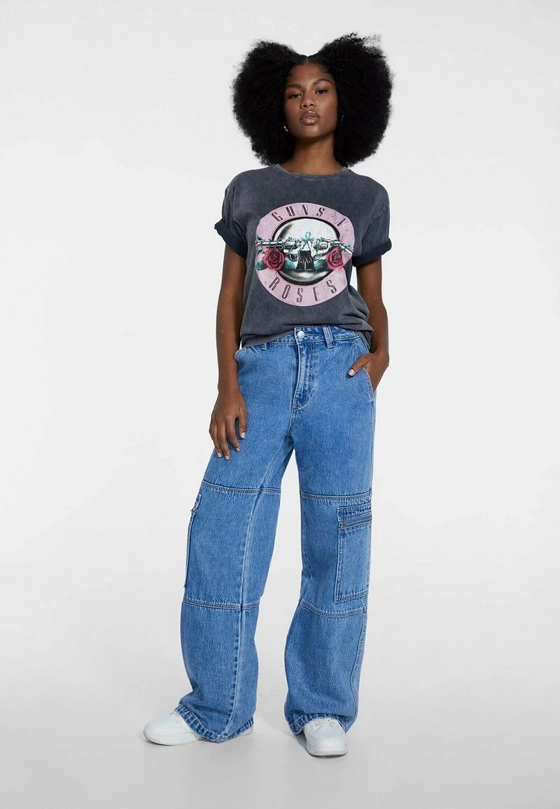 Stradivarius OFFICIAL GUNS N ROSES - T-Shirt Print - Dark Grey 2 Stradivarius OFFICIAL GUNS N ROSES - T-Shirt Print - Dark Grey – Bild 2