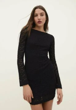 Stradivarius SHORT WITH BOW - Etuikleid - Black