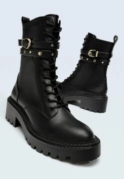 Stradivarius FLACHE MIT NIETEN 19451170 - Schnürstiefelette - Black 9 Stradivarius FLACHE MIT NIETEN 19451170 - Schnürstiefelette - Black -Stradivarius Deutschland Verkaufs-Shop 2de809e1d488437b80e7c742af56df8e