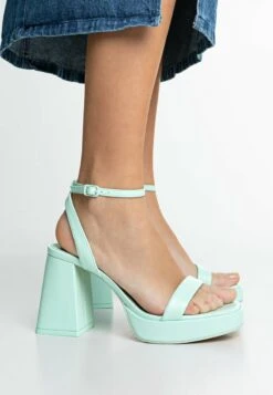 Stradivarius Riemensandalette - Light Green