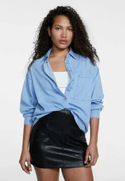 Stradivarius BASIC - Hemdbluse - Light Blue
