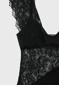 Stradivarius ASYMMETRIC - Body - Black -Stradivarius Deutschland Verkaufs-Shop 32408bcecead49e082c03c454858669e