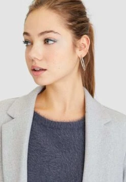 Stradivarius Kurzmantel - Grey 9 Stradivarius Kurzmantel - Grey -Stradivarius Deutschland Verkaufs-Shop 32bc87849dc9441f951ba00da050a66d