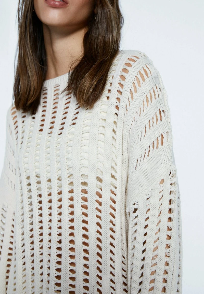 Stradivarius MIT LOCHMUSTER - Strickpullover - Off White 4 Stradivarius MIT LOCHMUSTER - Strickpullover - Off White – Bild 4