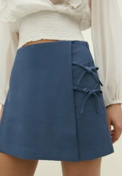 Stradivarius FLOWING WITH BOW DETAIL - Wickelrock - Blue -Stradivarius Deutschland Verkaufs-Shop 3548071e570b4407aeb88e92388dcfbb