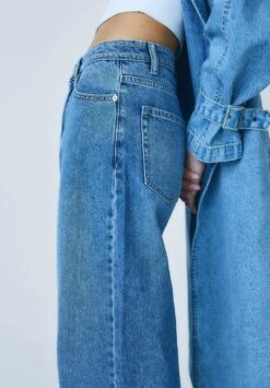 Stradivarius WIDE - Flared Jeans - Light Blue -Stradivarius Deutschland Verkaufs-Shop 38c1c576b07b4c5bb96c6f276c5a23ed