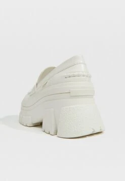 Stradivarius Slipper - Off White 10 Stradivarius Slipper - Off White -Stradivarius Deutschland Verkaufs-Shop 3bb35315d75f4f30a656b8e25ce5bb12