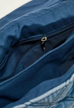 Stradivarius Umhängetasche - Light Blue 10 Stradivarius Umhängetasche - Light Blue -Stradivarius Deutschland Verkaufs-Shop 3db2ba3578e94274bcd66a823346abfc