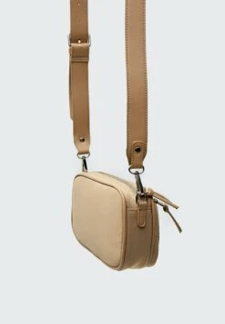 Stradivarius Umhängetasche - Beige 9 Stradivarius Umhängetasche - Beige -Stradivarius Deutschland Verkaufs-Shop 3e69743d535e423a895775033d2ea915