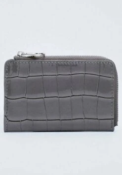 Stradivarius KARTENTASCHE MIT KROKOPRÄGUNG - Geldbörse - Dark Grey 7 Stradivarius KARTENTASCHE MIT KROKOPRÄGUNG - Geldbörse - Dark Grey -Stradivarius Deutschland Verkaufs-Shop 3f7c3d7b053048e3be1c62d241793bfd