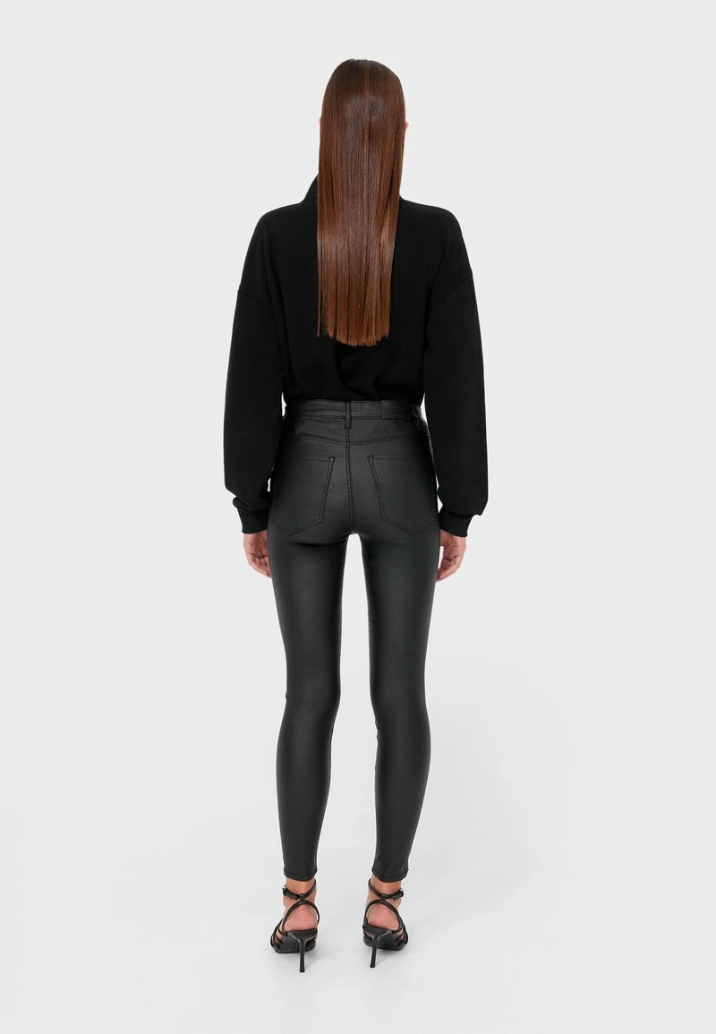 Stradivarius MIT HOHEM BUND - Stoffhose - Black 3 Stradivarius MIT HOHEM BUND - Stoffhose - Black – Bild 3